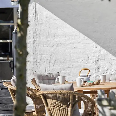 6736-allinge-thorkildsvej-8 بيت للعطل *