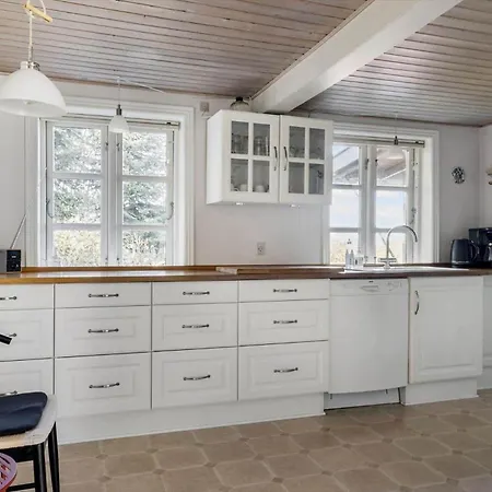 6736-allinge-thorkildsvej-8 بيت للعطل *