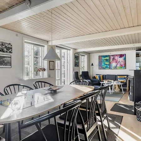 6736-allinge-thorkildsvej-8 بيت للعطل